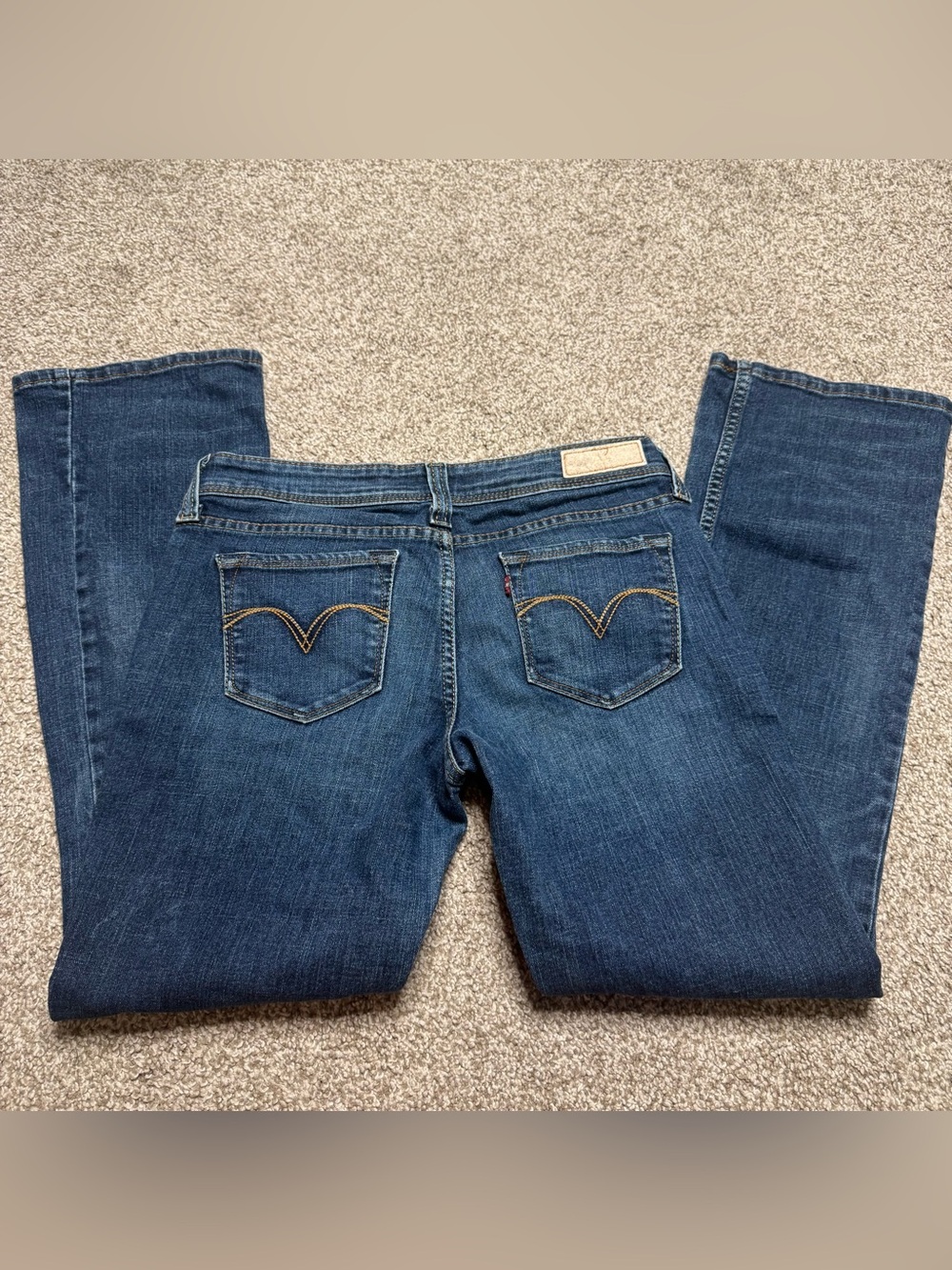 Levi’s low rise jean - Picture 3 of 3